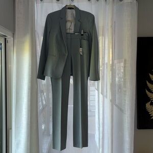 EXPRESS Women’s 2-Piece Suit